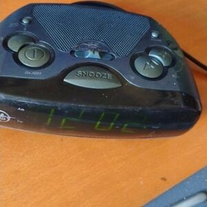 2 for $20😊1976 Digital Clock &Wake Set